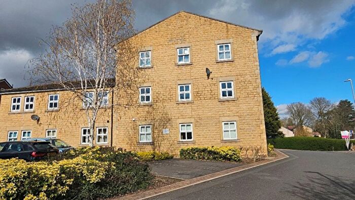 2 Bedroom Flat For Sale In Wellfield Mews, Staincliffe, Dewsbury, WF13