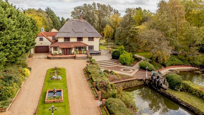 5 Bedroom Detached House For Sale In Coggeshall Road, Bradwell, Braintree, Essex CM77