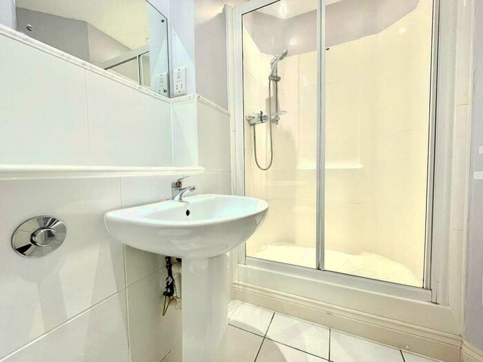2 Bedroom Apartment To Rent In Luscinia View, Napier Road, Reading, Berkshire, RG1