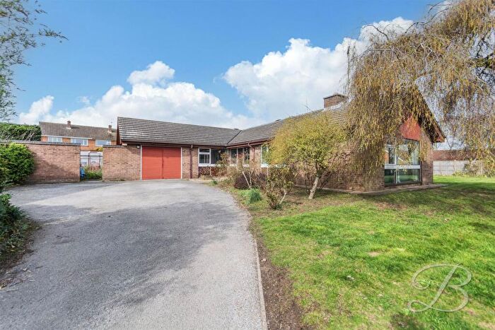 4 Bedroom Bungalow For Sale In Broomfield Lane, Farnsfield, Newark, NG22