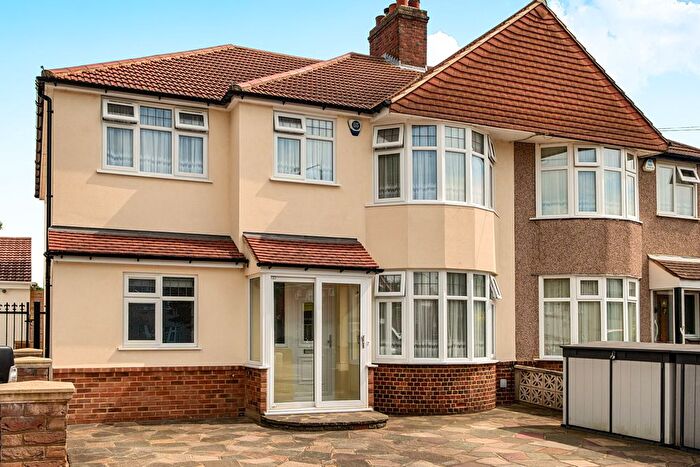 5 Bedroom Detached House For Sale In Hurst Road, Sidcup, DA15