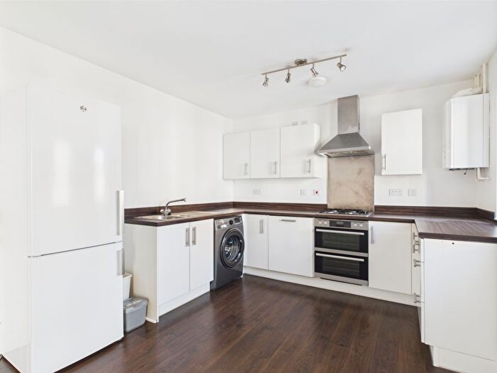 2 Bedroom Flat To Rent In Greenaways, Ebley, Stroud, Gloucestershire, GL5