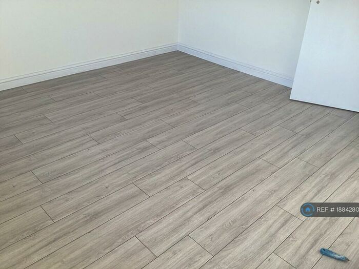 2 Bedroom Maisonette To Rent In Alanthus Close, London, SE12