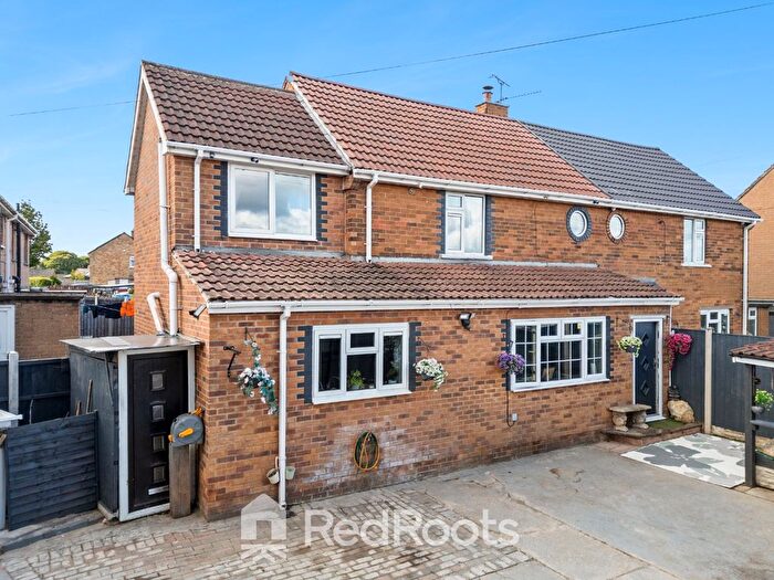 3 Bedroom Semi-Detached House For Sale In Churchfield Road Campsall, DN6