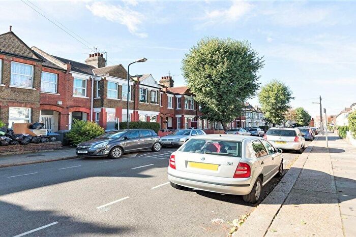 2 Bedroom Flat To Rent In Chapter Road, Willesden Green, NW2