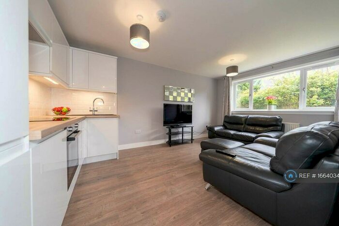 2 Bedroom Flat To Rent In Ruthrieston Gardens, Aberdeen, AB10