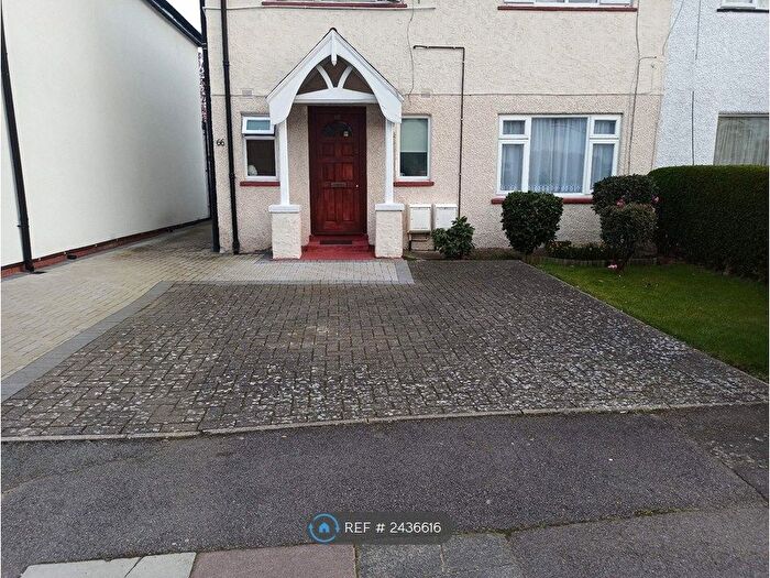 2 Bedroom Maisonette To Rent In Gaysham Avenue, Ilford, IG2