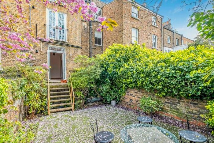 2 Bedroom Flat To Rent In Finborough Road, London, SW10