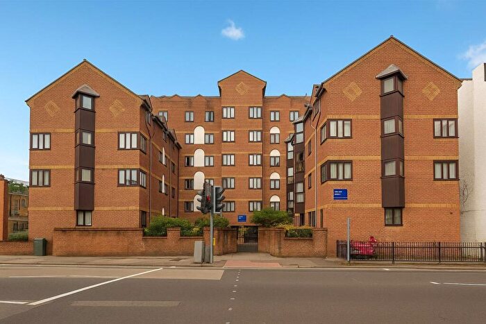 1 Bedroom Apartment For Sale In Rochester Gate, High Street, Rochester, ME1