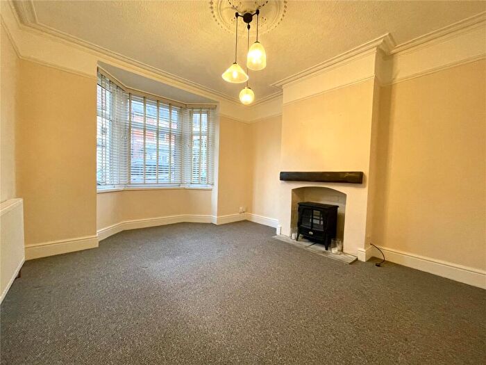 3 Bedroom End Of Terrace House To Rent In Kent Road, Old Town, Swindon, Wiltshire, SN1