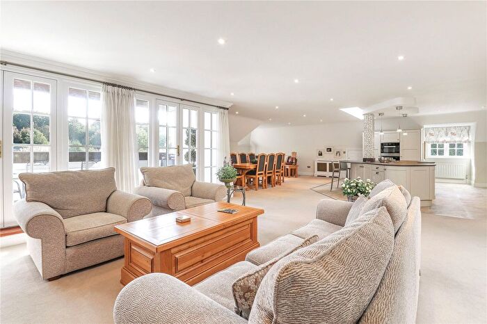 3 Bedroom Flat For Sale In The Old Saw Mill, Long Mill Lane, Platt, Sevenoaks, TN15