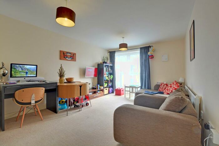 1 Bedroom Apartment To Rent In Cherrywood Lodge, Oakwood Close, London, SE13