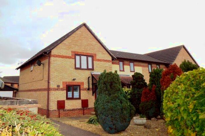 2 Bedroom Property To Rent In Mulberry Drive, Bicester, OX26