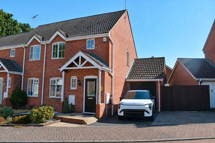 3 Bedroom End Of Terrace House For Sale In Youngs Close, Coddington, NG24