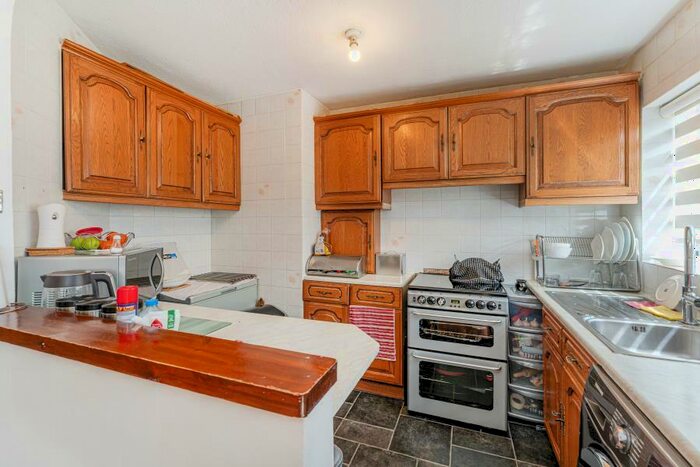 3 Bedroom Terraced House To Rent In Elsinge Road, Enfield, EN1