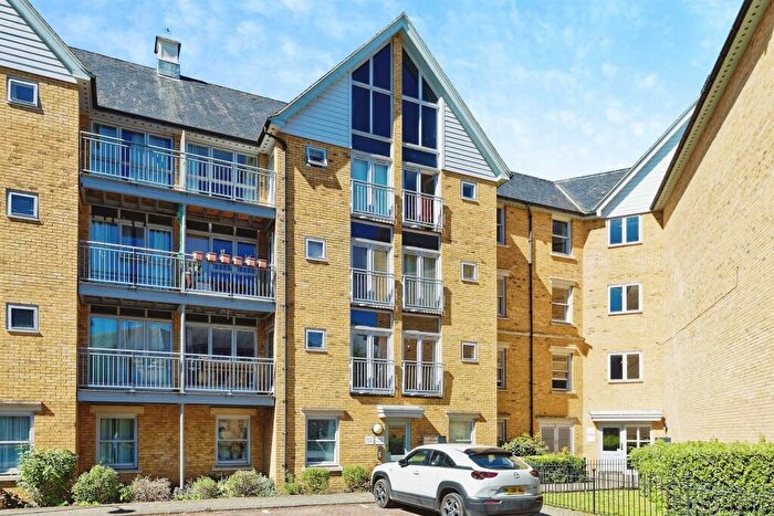 2 Bedroom Flat For Sale In Bingley Court, Canterbury, CT1