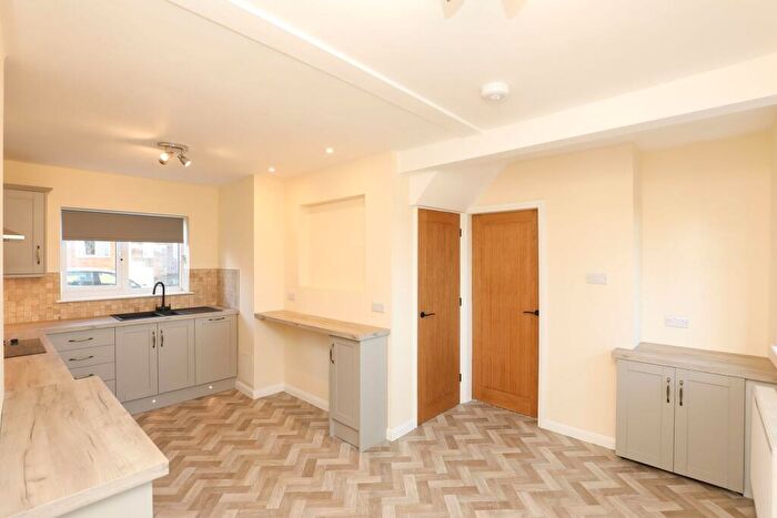 3 Bedroom Terraced House For Sale In St. Augustines Avenue, Chesterfield, S40