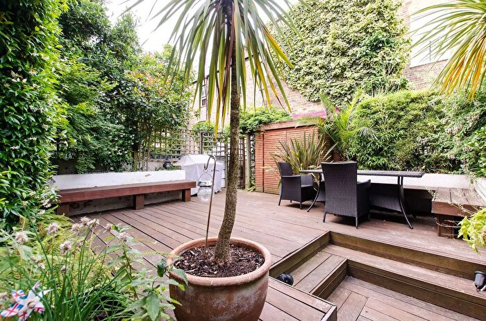 2 Bedroom Property For Sale In Ramsden Road, Balham, London, SW12