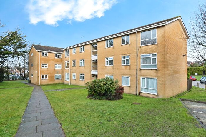 2 Bedroom Flat For Sale In Gibson Road, Poole, Dorset, BH17