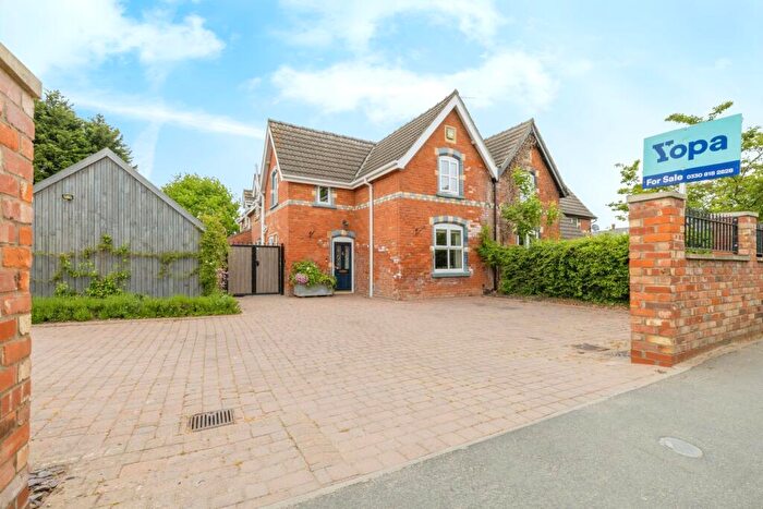 3 Bedroom Semi-Detached House For Sale In High Street, Skellingthorpe, LN6