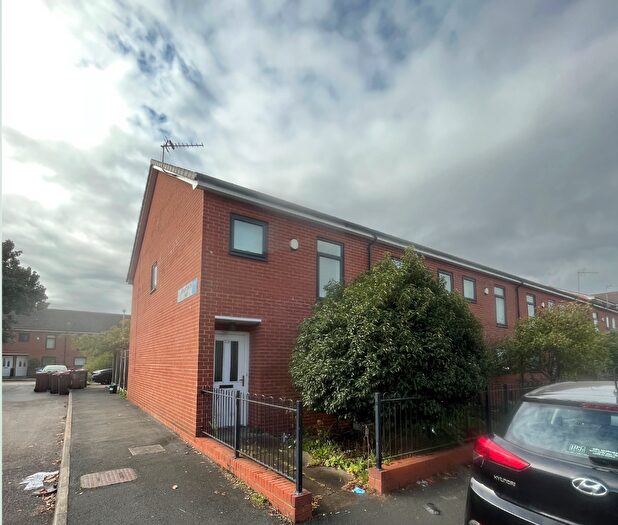 3 Bedroom End Of Terrace House To Rent In Brightsmith Way, Manchester, Greater Manchester, M27