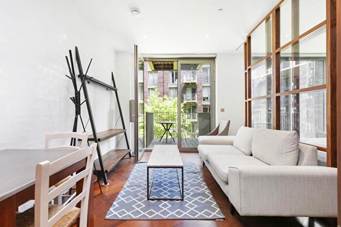 Flat To Rent In Capital Building, Embassy Gardens, New Union Square, Nine Elms, London, SW11