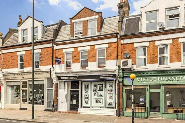 1 Bedroom Flat To Rent In Richmond Road, Twickenham, TW1