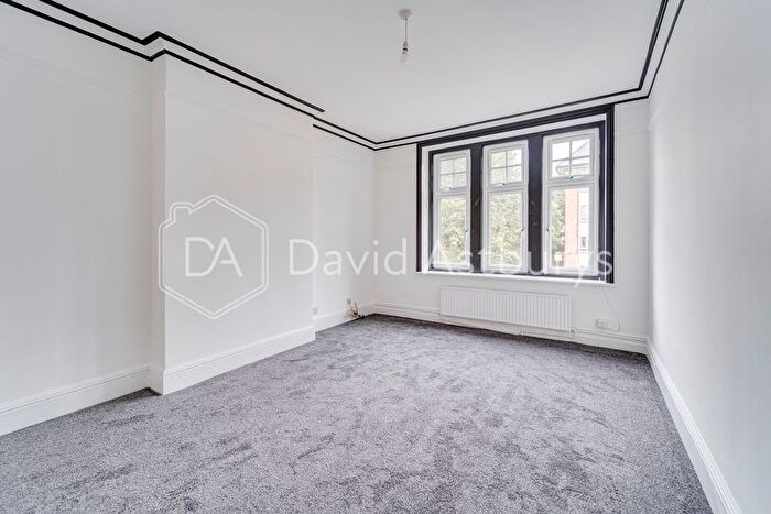 1 Bedroom Flat To Rent In Palmerston Road, Wood Green, London, N22