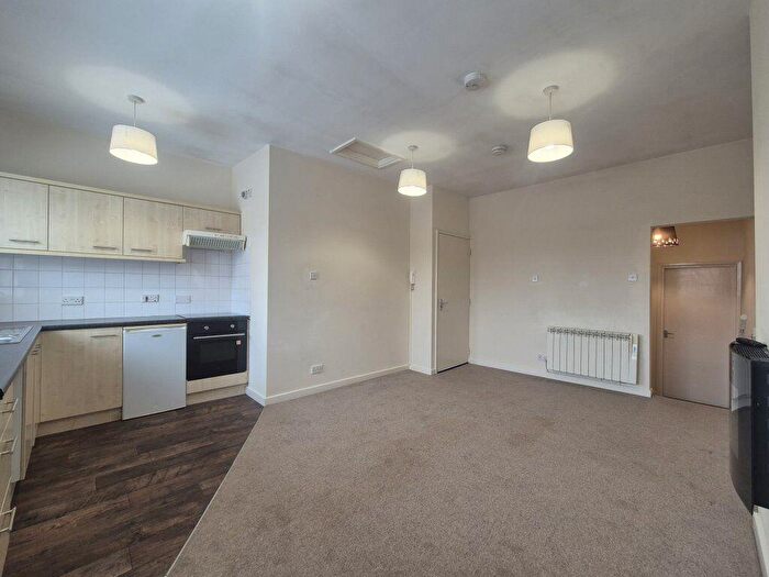 1 Bedroom Flat To Rent In High Street, Quarry Bank, DY5