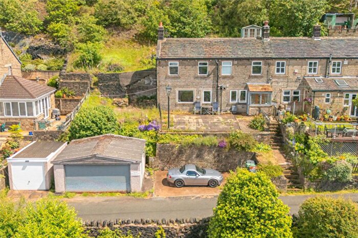 3 Bedroom Detached House For Sale In Cliff Road, Holmfirth, HD9