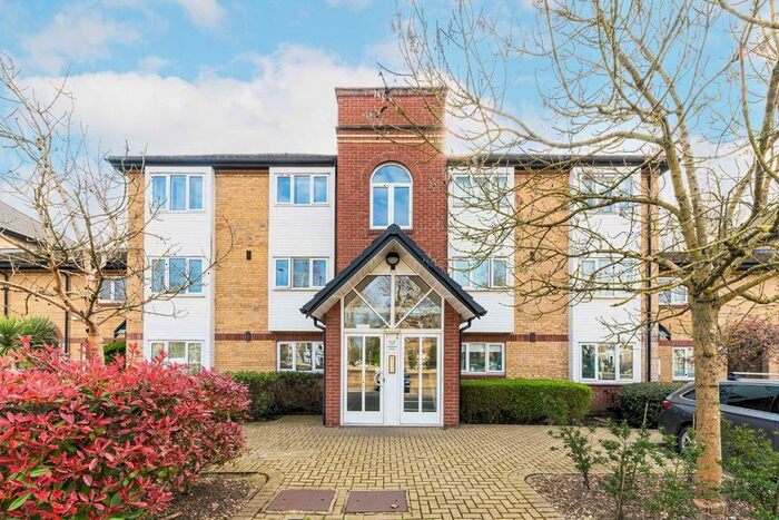 1 Bedroom Flat To Rent In Heathcote Road, Twickenham, TW1