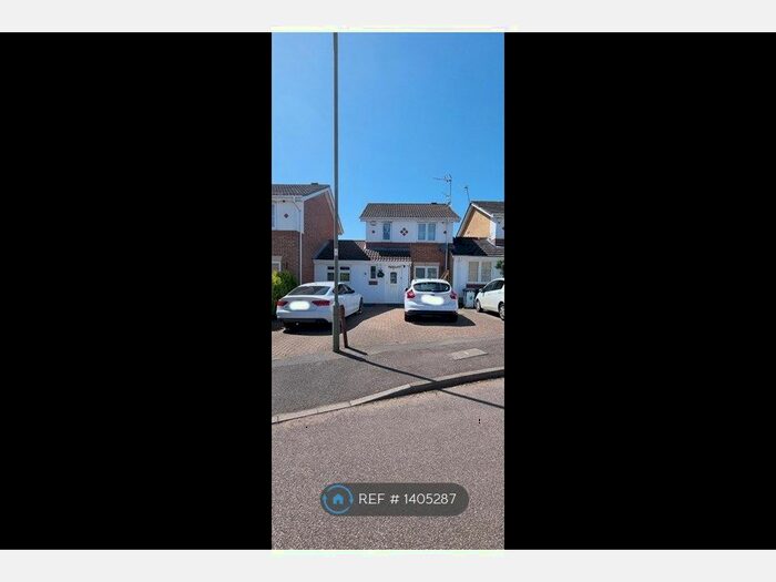 4 Bedroom Detached House To Rent In Boardman Close, Barnet, EN5