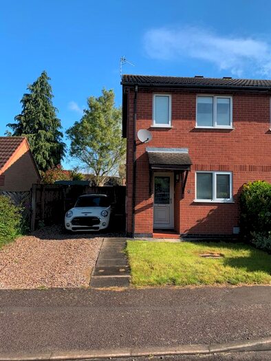 2 Bedroom Town House To Rent In Pickering Road, Leicester, LE9