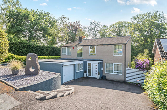 4 Bedroom Detached House For Sale In Woodview Close, Bassett, Southampton, Hampshire, SO16