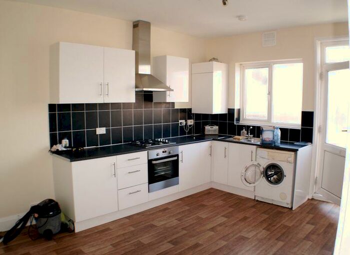 2 Bedroom Flat To Rent In Available For September - Bedroom Property On Winton High Street, BH9