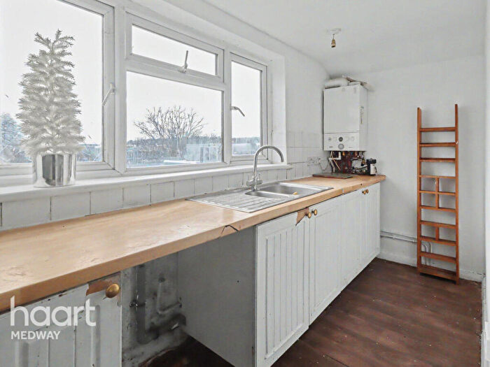 3 Bedroom Apartment To Rent In High Street, Rochester, ME2