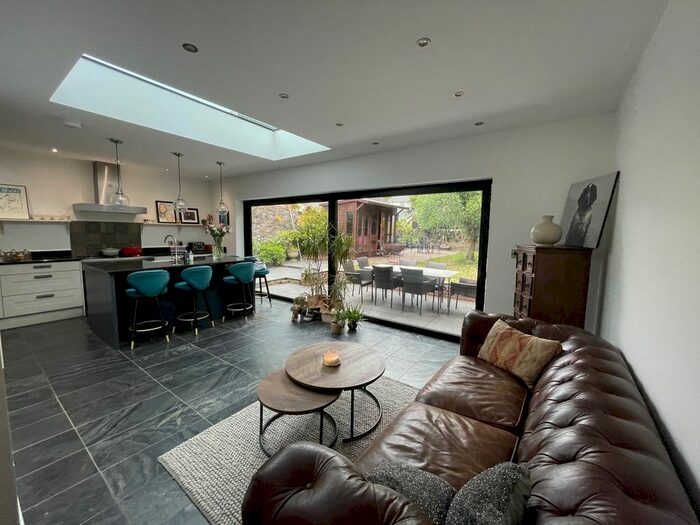 4 Bedroom Semi-Detached House To Rent In Arlington Road, Porthcawl, CF36