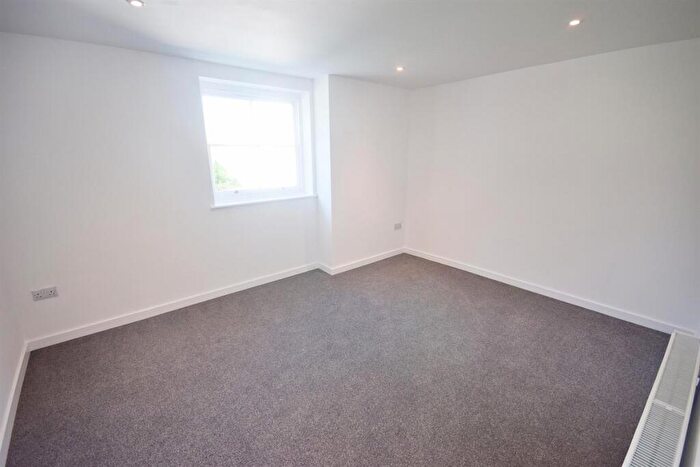2 Bedroom Apartment To Rent In Flat, Birmingham Road, Warwick, CV34