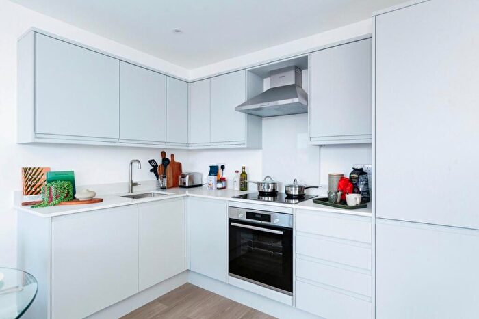1 Bedroom Flat To Rent In High Street Slough, SL1
