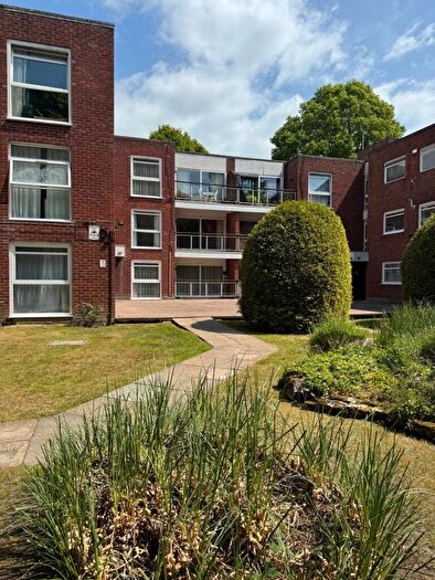 2 Bedroom Flat To Rent In Water Gardens, BH8