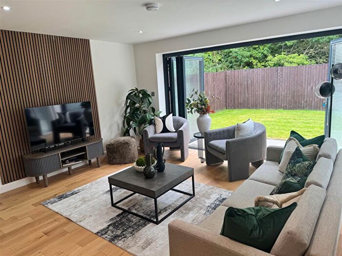4 Bedroom Semi-Detached House For Sale In Skylark Gardens, Hooton Road, Hooton, CH66