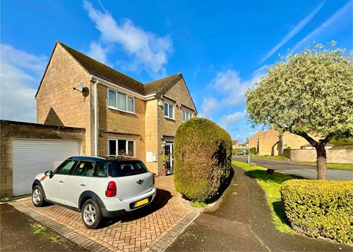 4 Bedroom Detached House For Sale In Alexander Drive, Cirencester, GL7