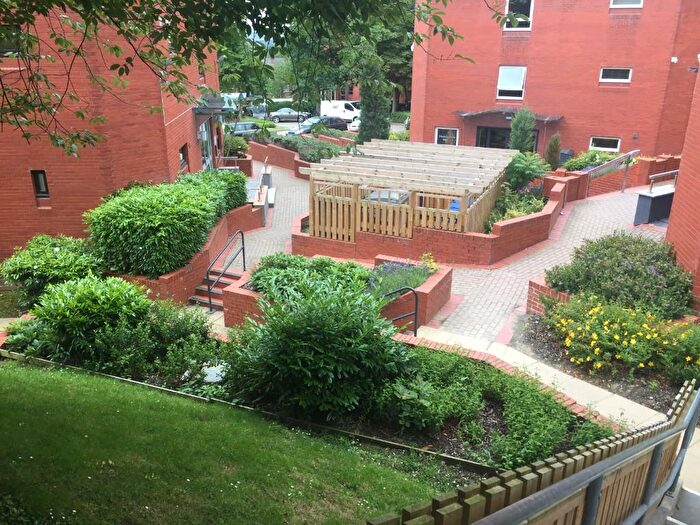1 Bedroom Flat To Rent In Victoria Road, Leeds, West Yorkshire, LS6