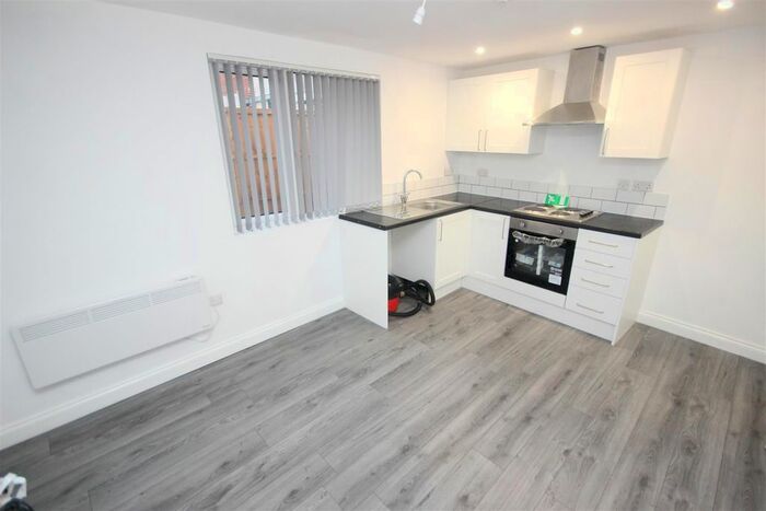 1 Bedroom Flat To Rent In Queensway, Halesowen, B63