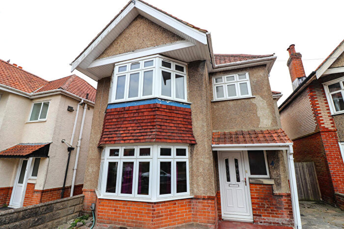 6 Bedroom Detached House To Rent In Hartley Avenue, Southampton, SO17