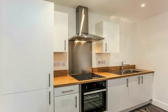 2 Bedroom Apartment To Rent In Queen Street, Sheffield, South Yorkshire, S1