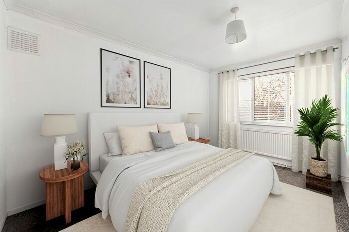 2 Bedroom Flat To Rent In Woodington Close, London SE9