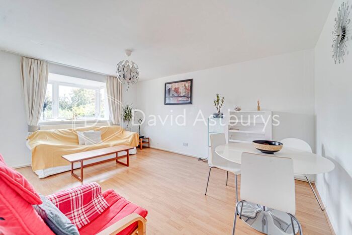 2 Bedroom Flat To Rent In Shurland Avenue, East Barnet, Barnet, EN4