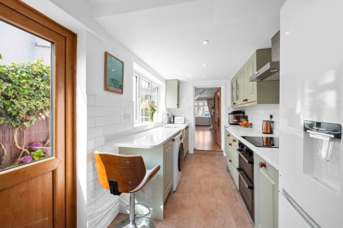 2 Bedroom Semi-Detached House For Sale In Mill Street, Kingston Upon Thames, Surrey, KT1