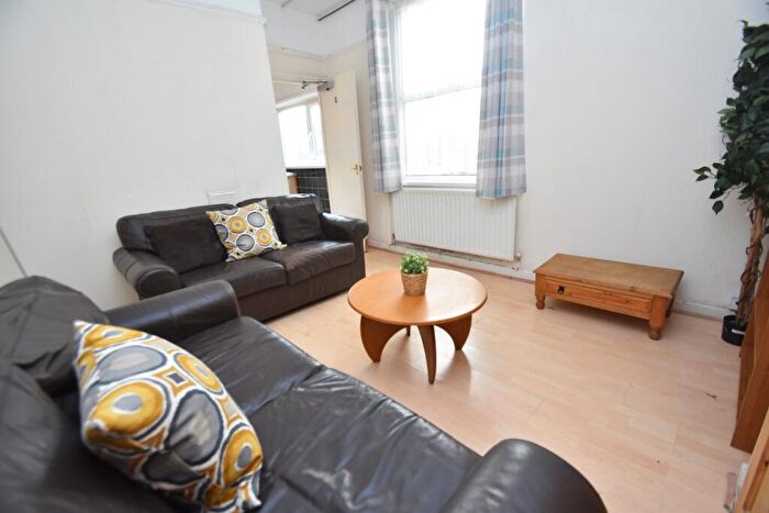 4 Bedroom House To Rent In Tewkesbury Street, Cathays, Cardiff, CF24